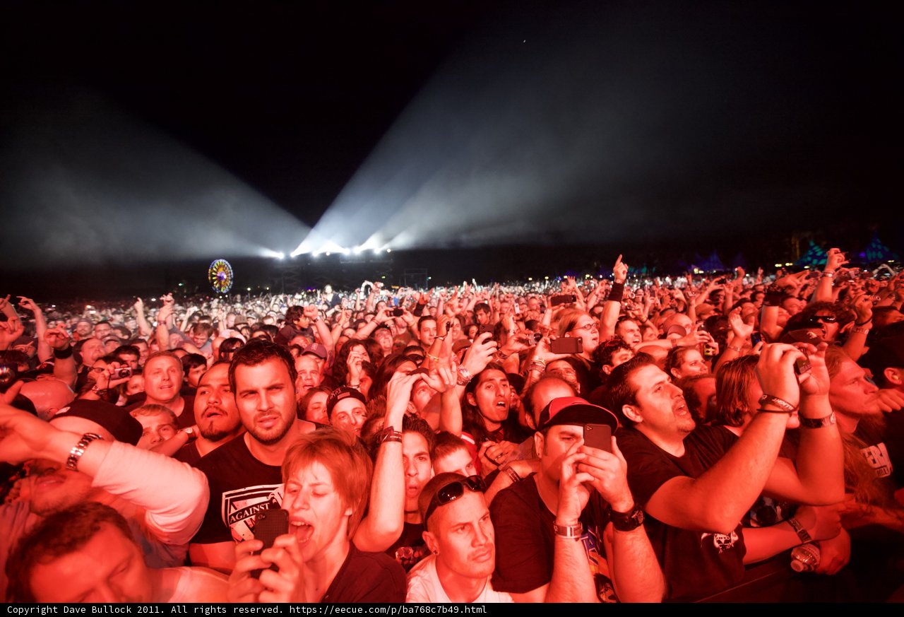 Big Four Festival 2011: Hands Up for the Crowd