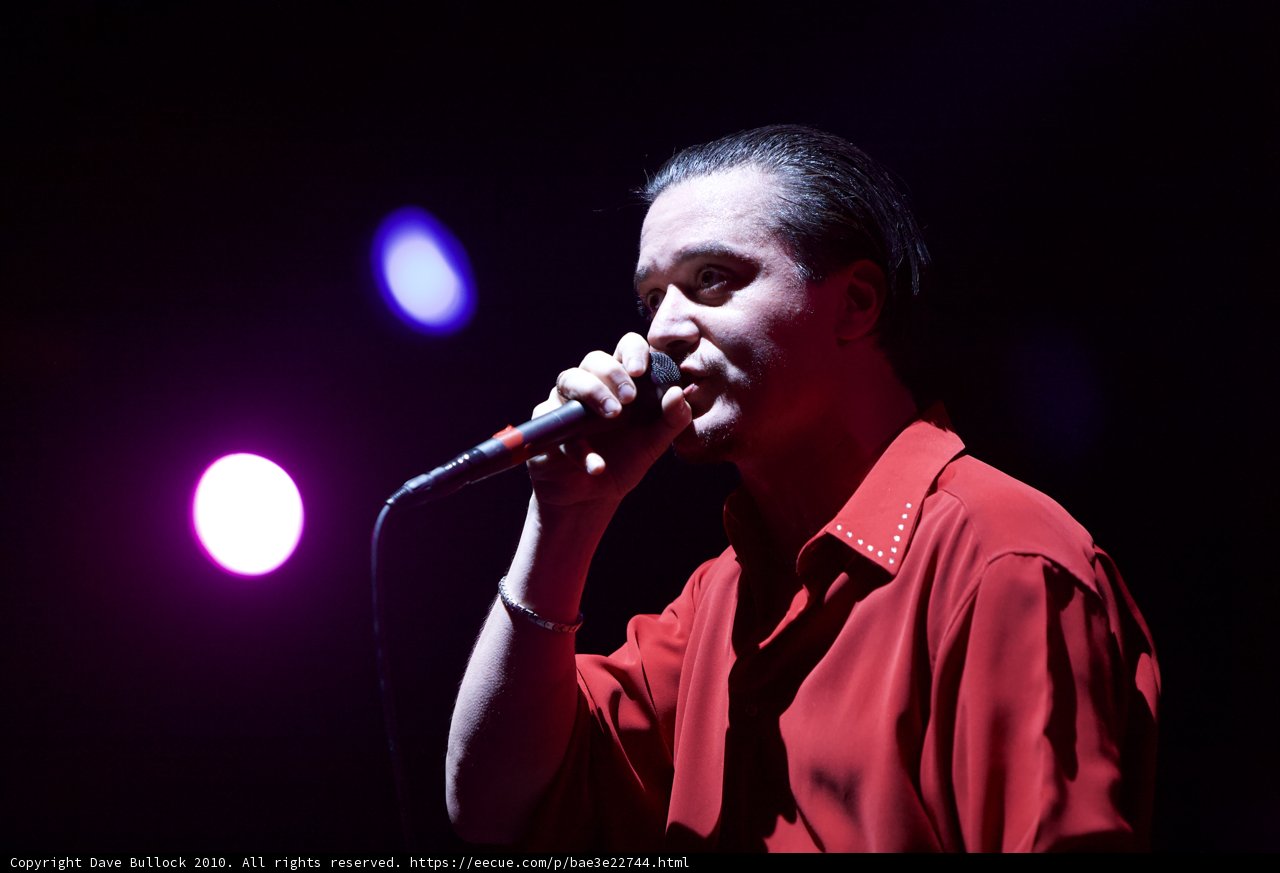Mike Patton lights up the stage with a solo performance