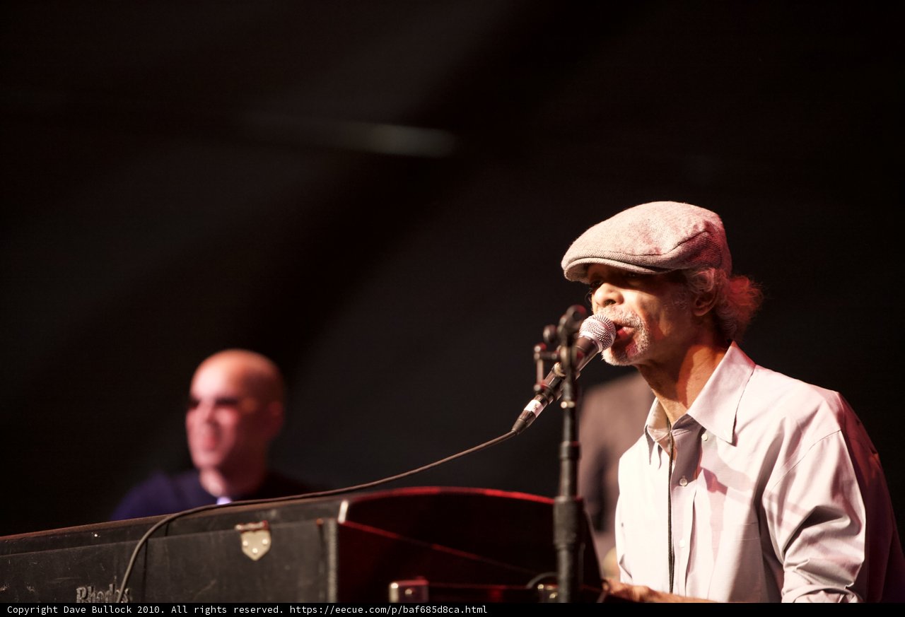 Freddie Stone Rocks the Crowd with His Musical Skills
