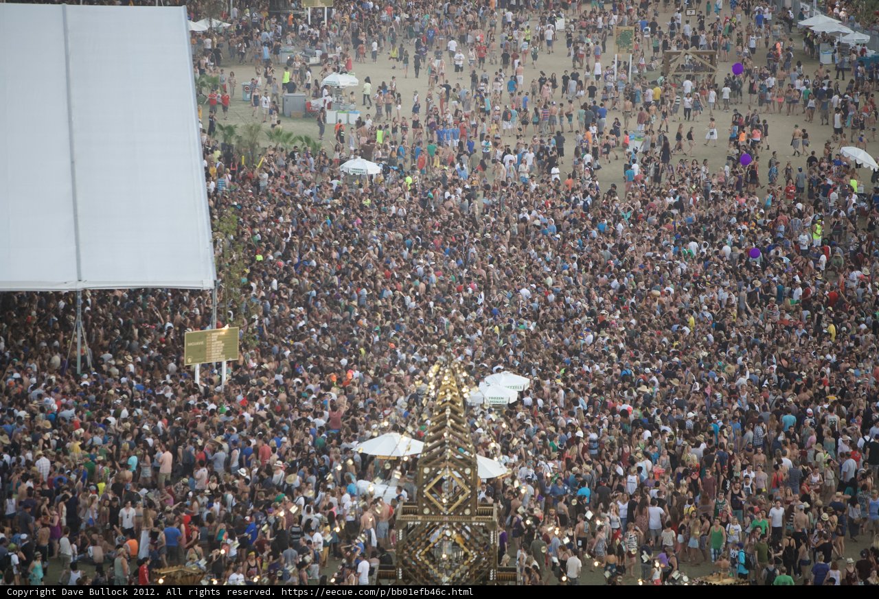 Concert-goers unite in the desert