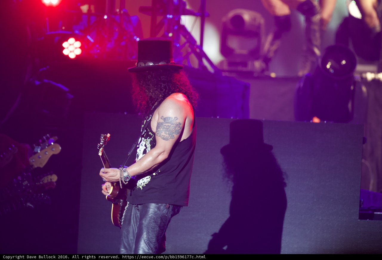 Slash Rocks the Rock and Roll Hall of Fame
