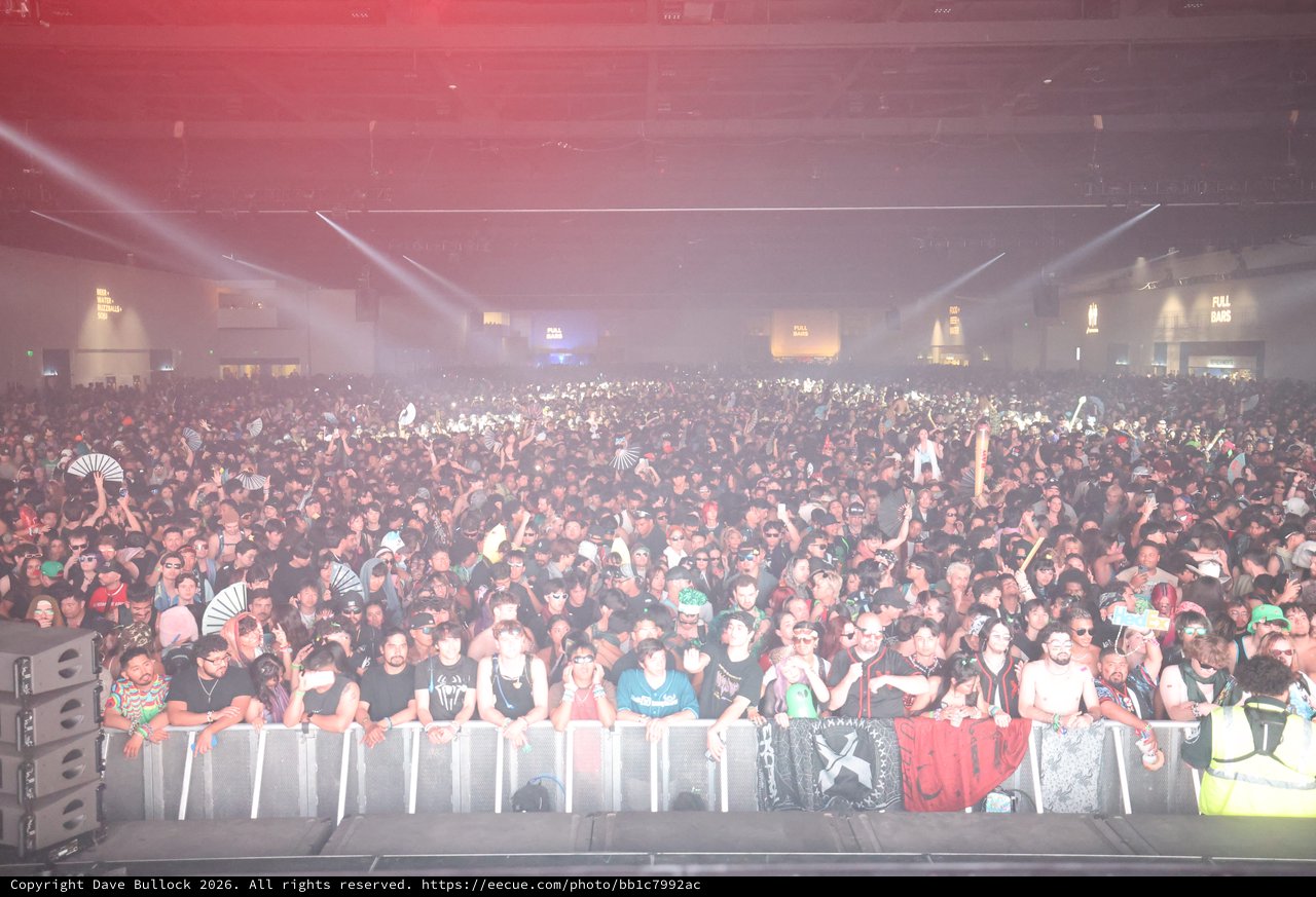 Massive Indoor EDM Crowd at Wobbleland 2026