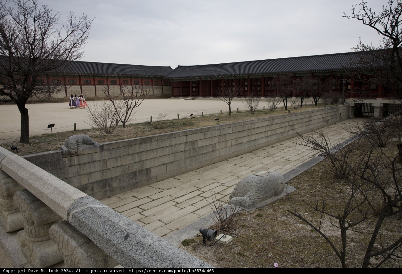Ancient Serenity: Korean Courtyard in 2024