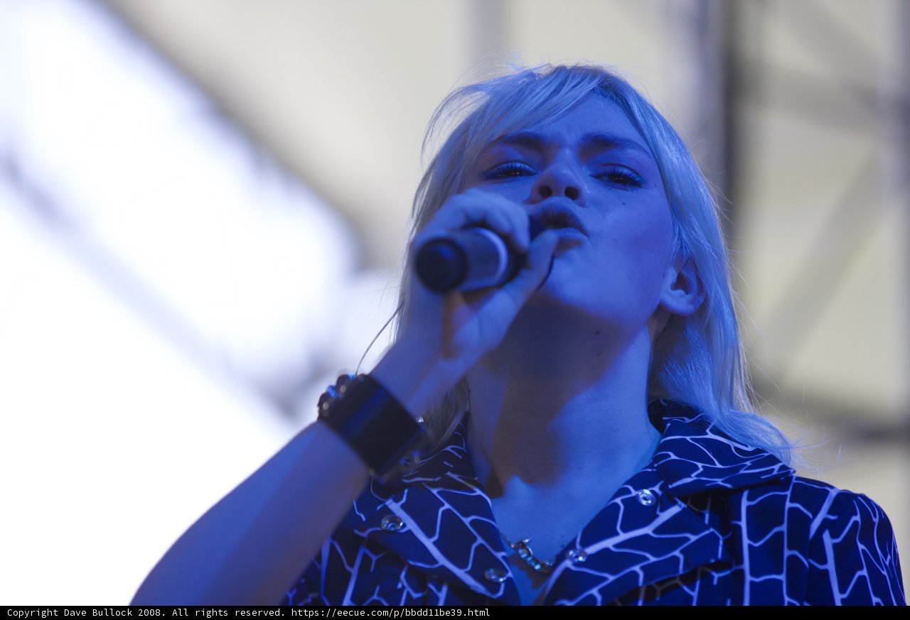 Blonde singer rocks Coachella stage with powerful performance