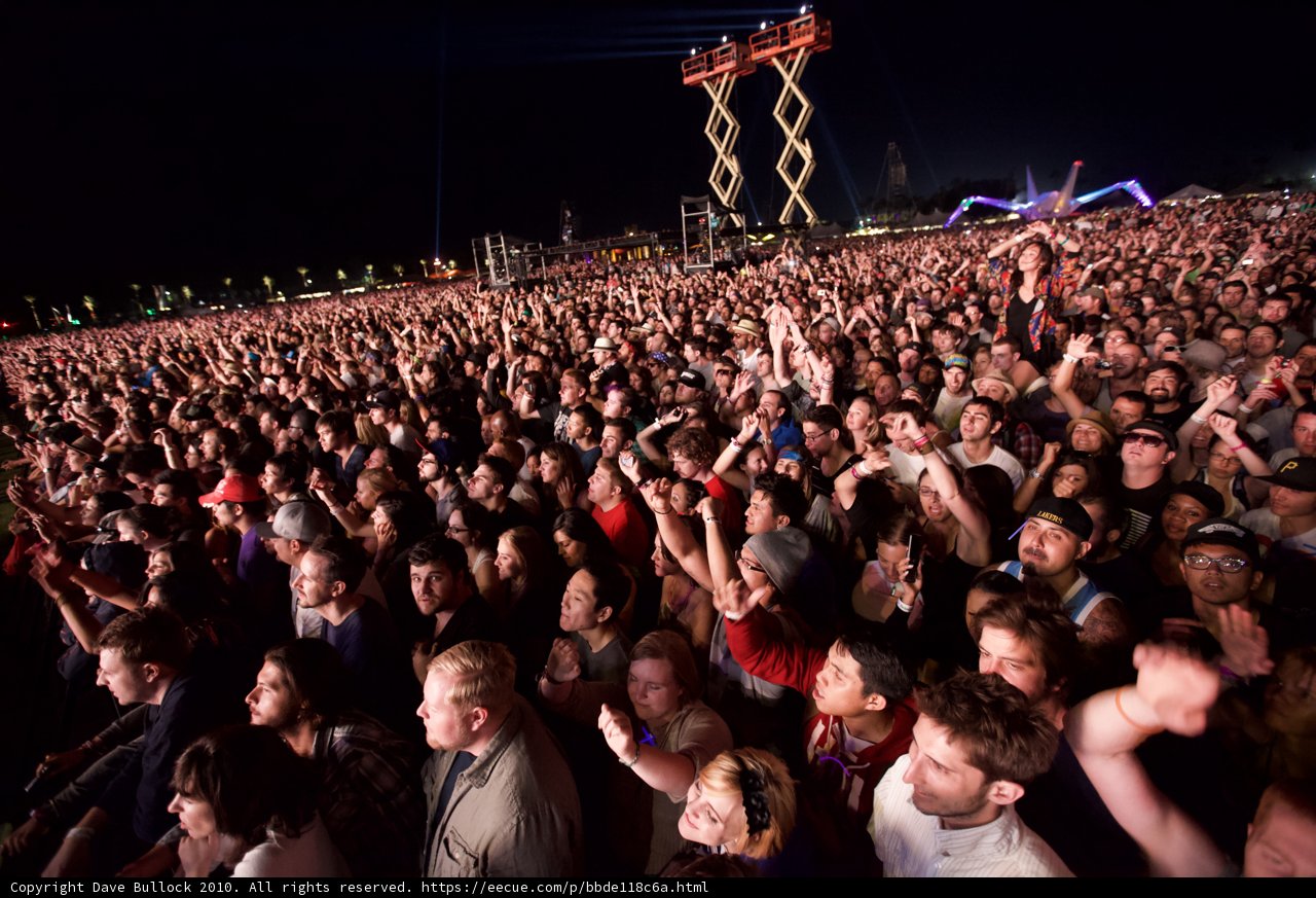 Cochella Crowd Goes Wild
