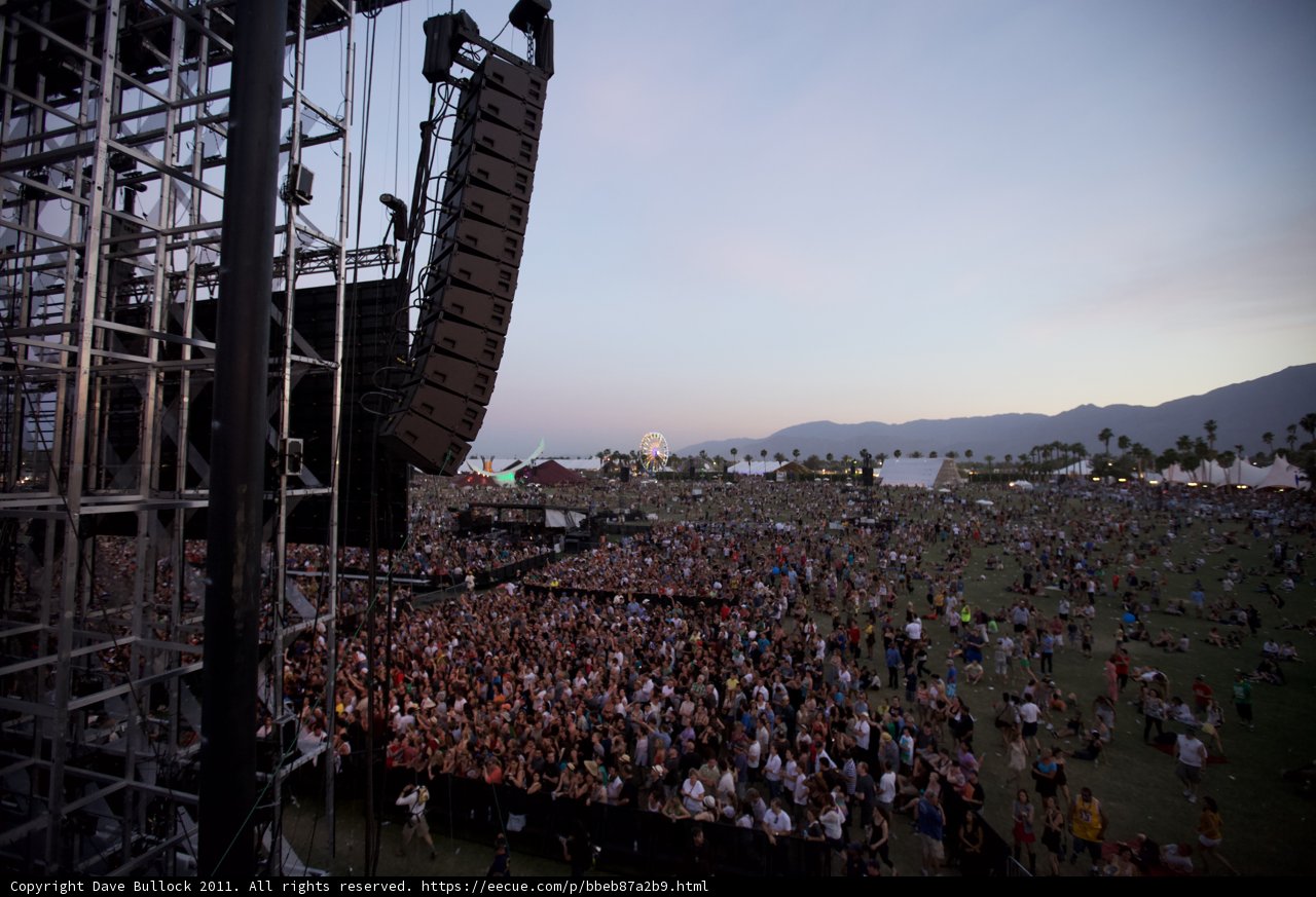 Coachella 2011 Sunday Concert Crowd