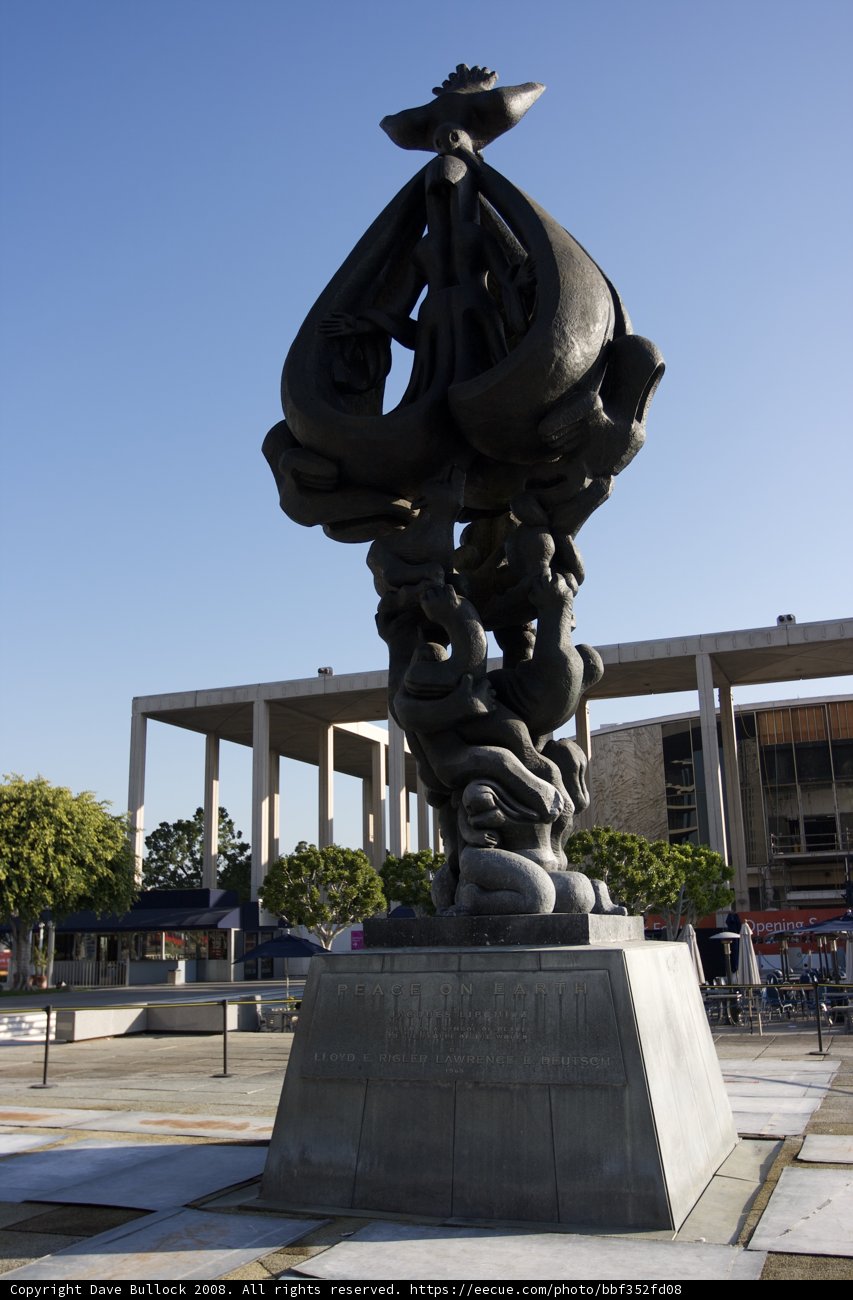 Monumental Statue in Urban Metropolis
