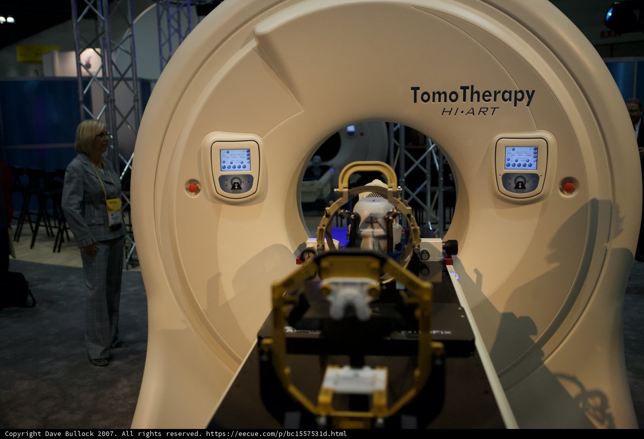 MRI Machine Steals the Show at 2007 Astro Convention