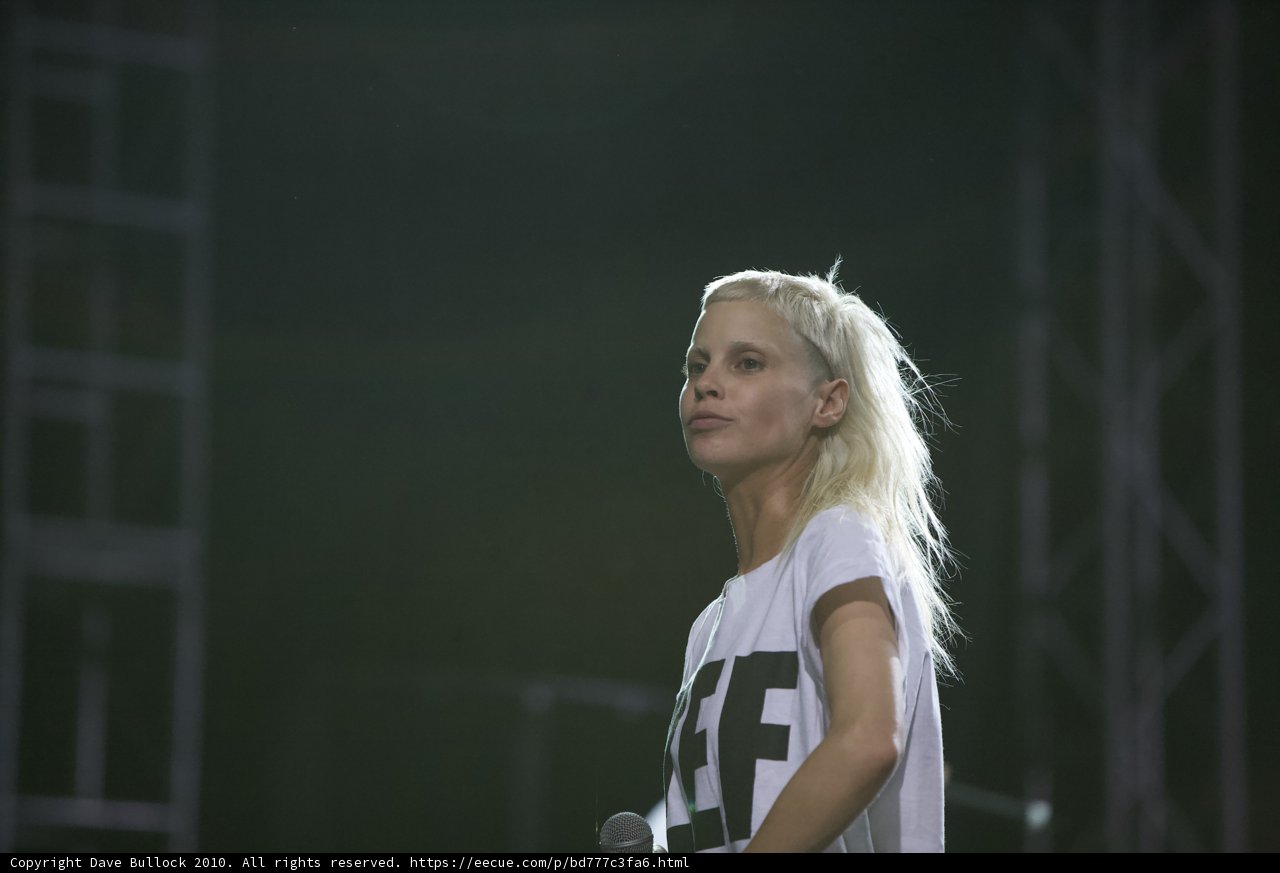 Yolandi Visser rocks Coachella in solo performance