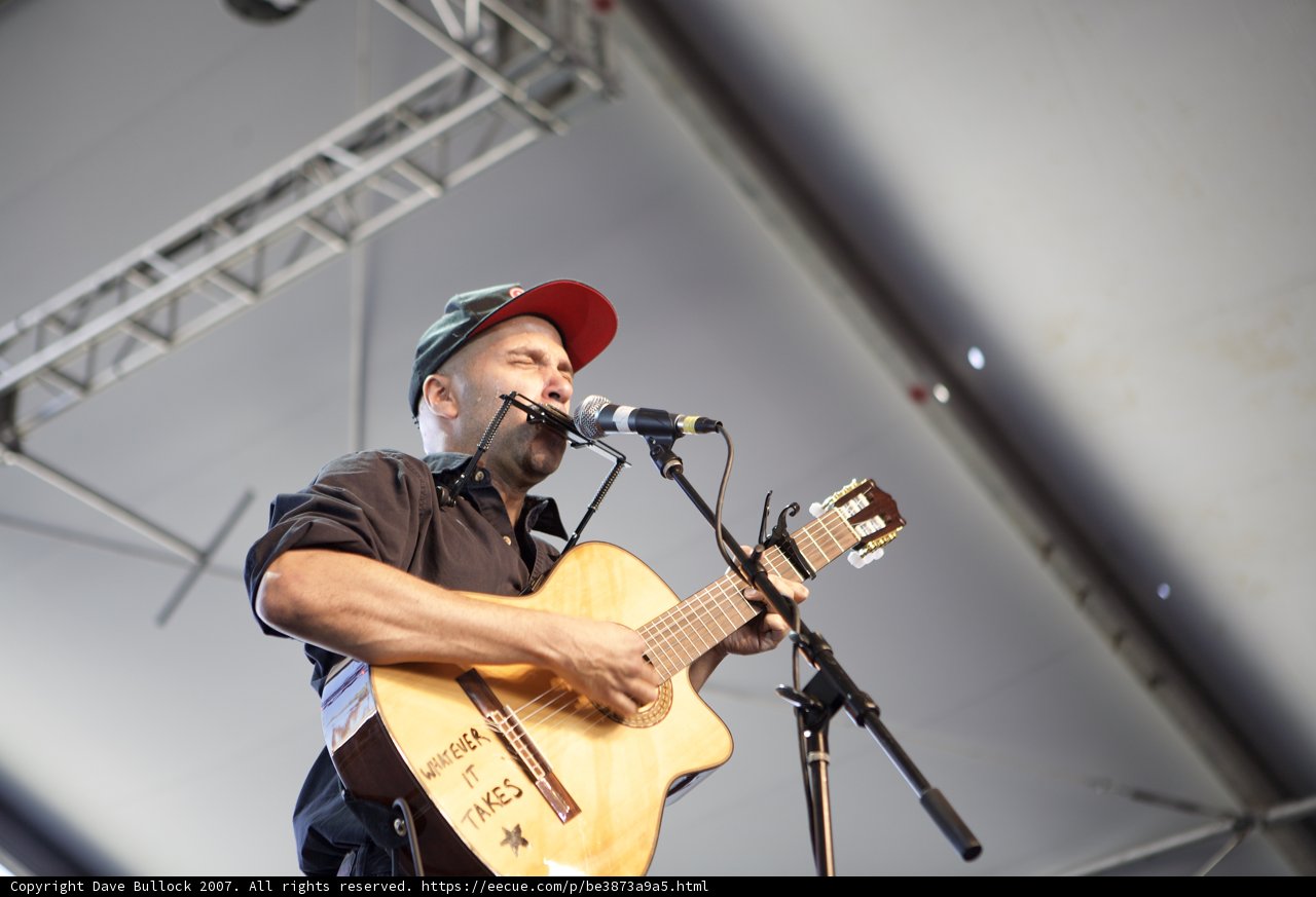 Tom Morello rocks Coachella with his guitar and microphone