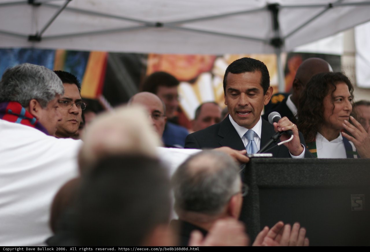 Political Speech at the Podium