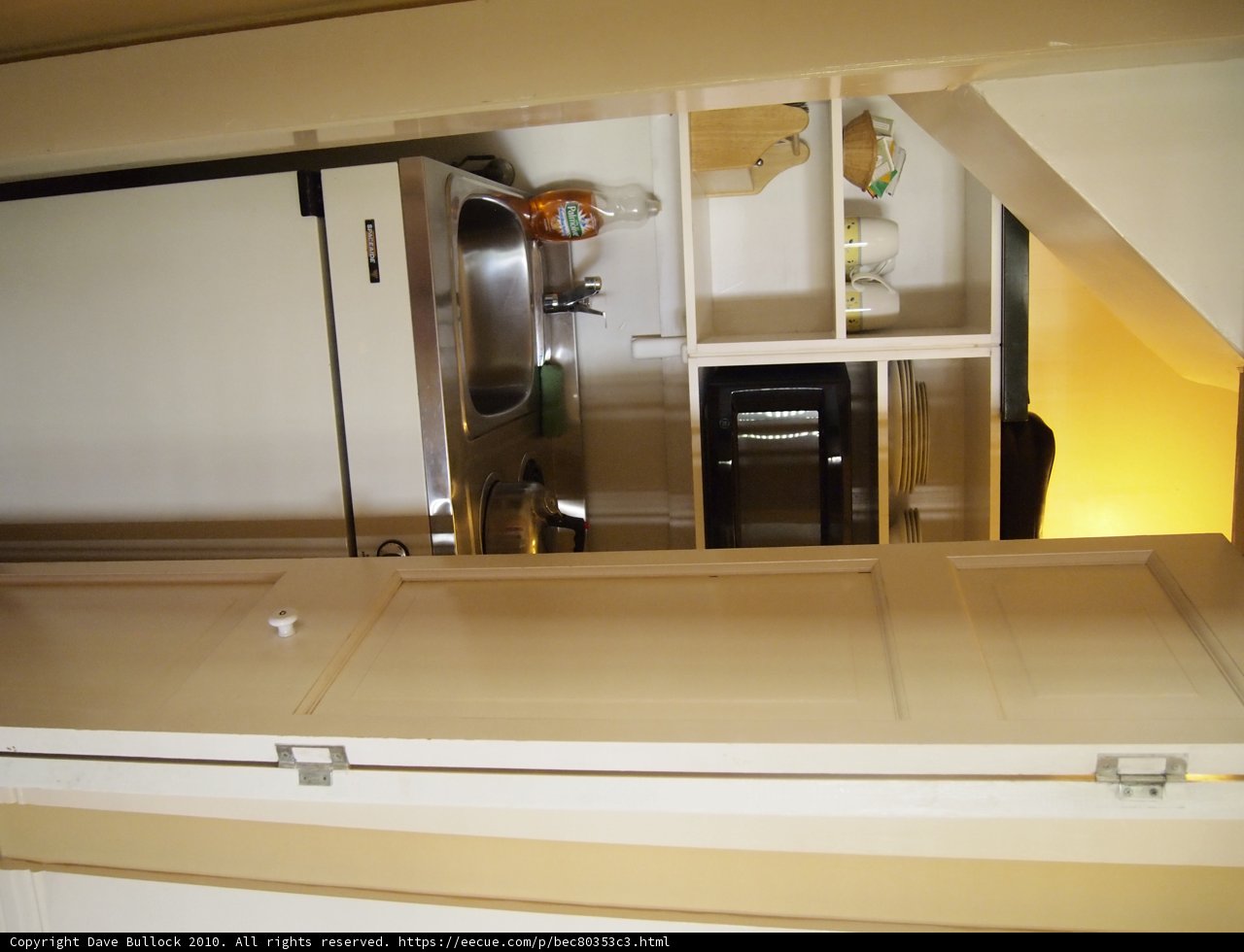 A Cozy Plywood Kitchen