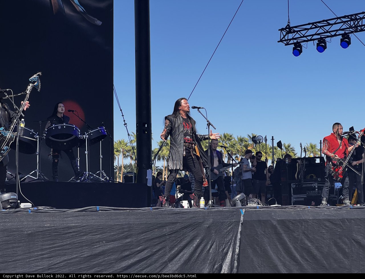 Jamming under the Blue Skies