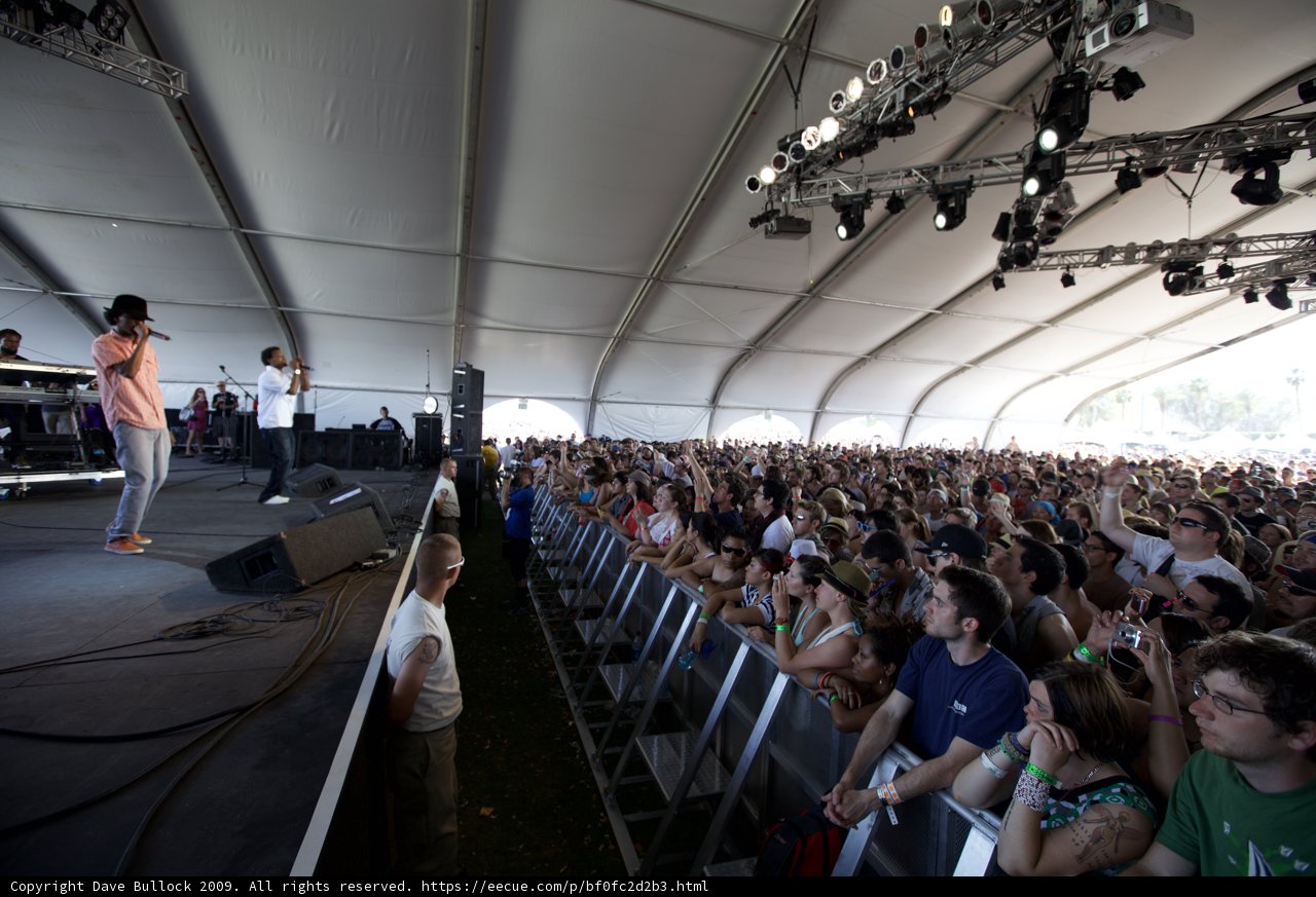 Coachella Crowd Rocks Out to Live Music