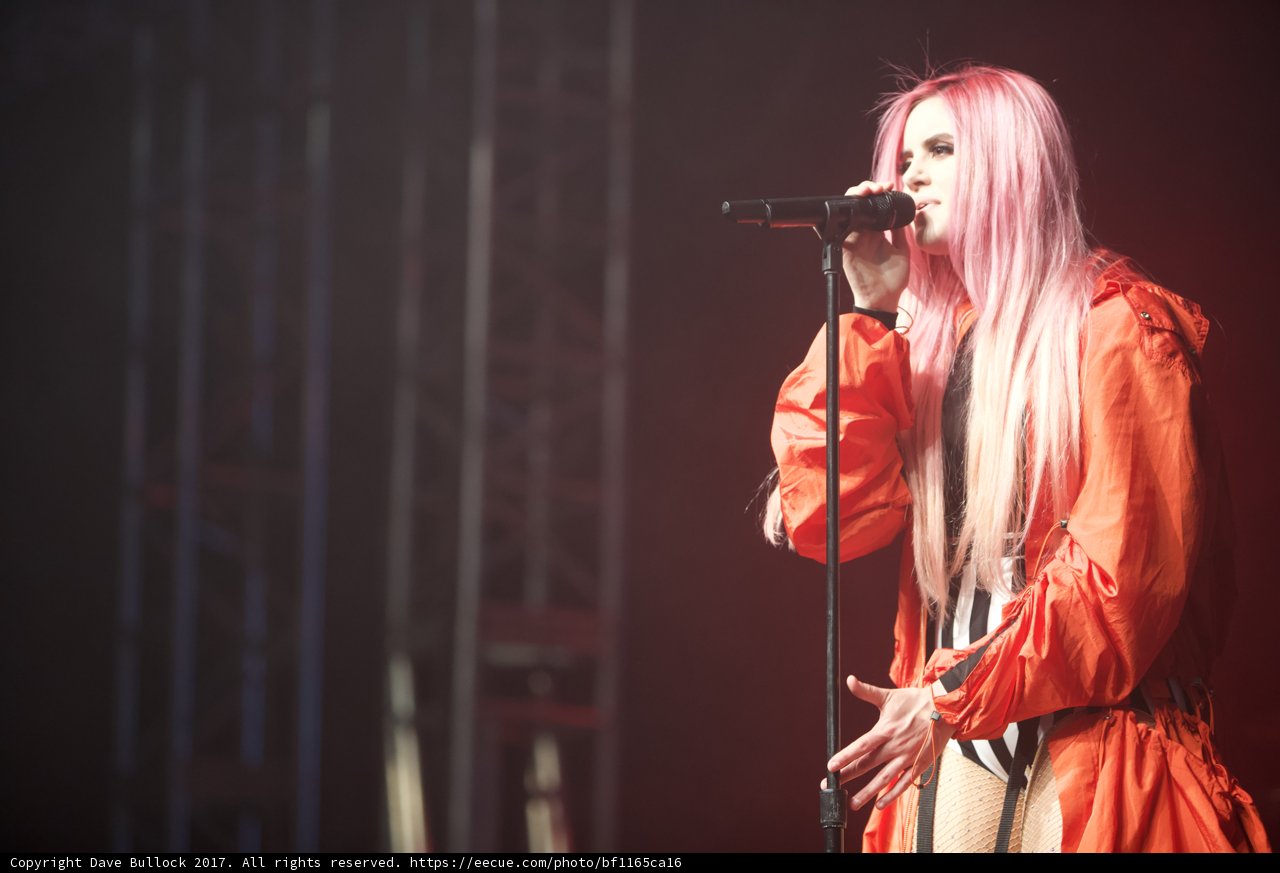 Pink-haired Songstress Takes Centerstage at Coachella