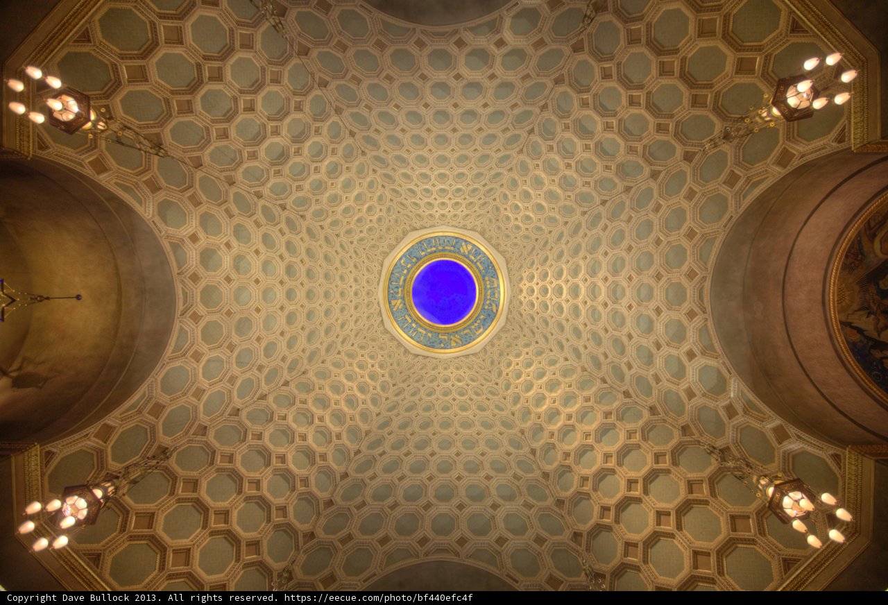 Blue Circle Ceiling in Temple Oculus