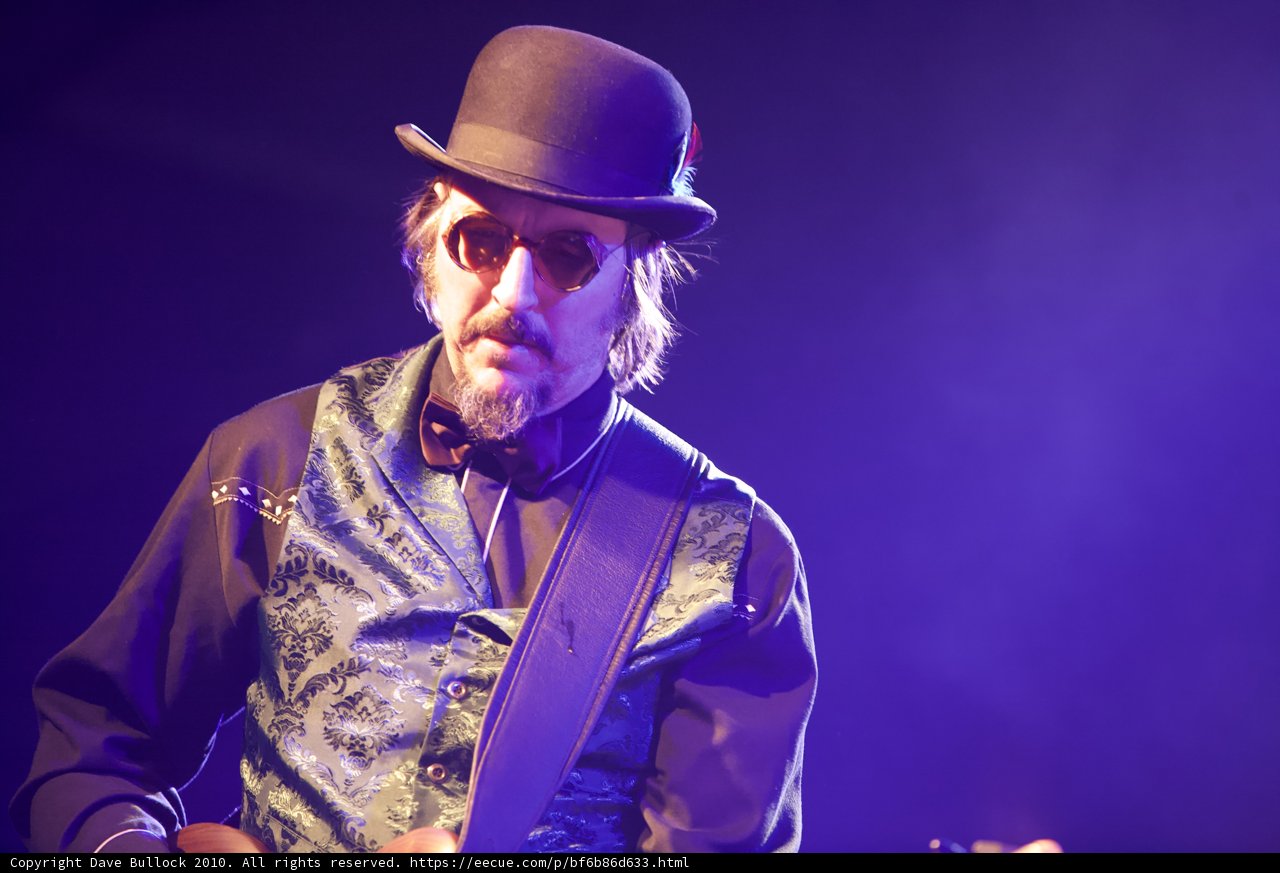 Les Claypool Rocks Coachella in Top Hat and Shades
