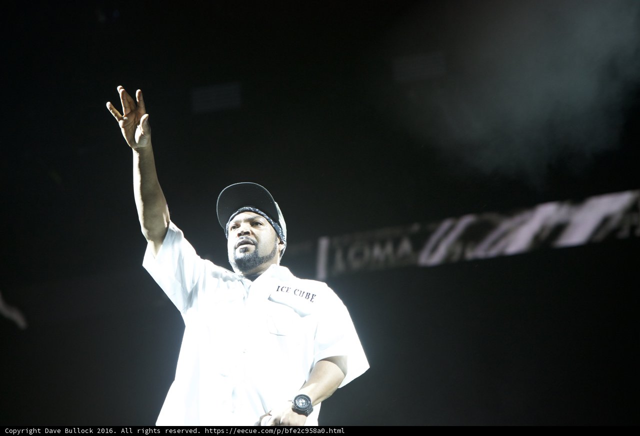 Triumphant Ice Cube Takes the Stage