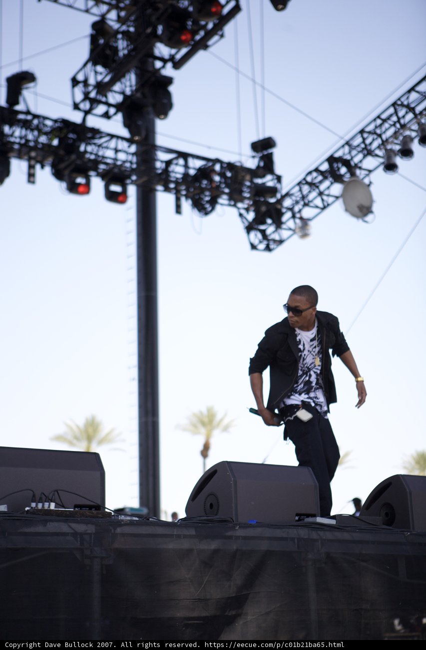 Lupe Fiasco lights up Coachella Sunday