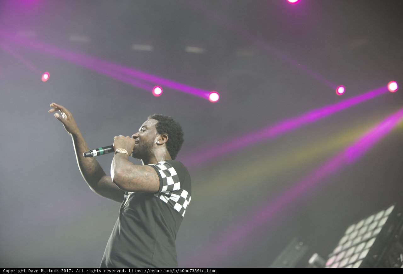 Spotlight on the Entertainer