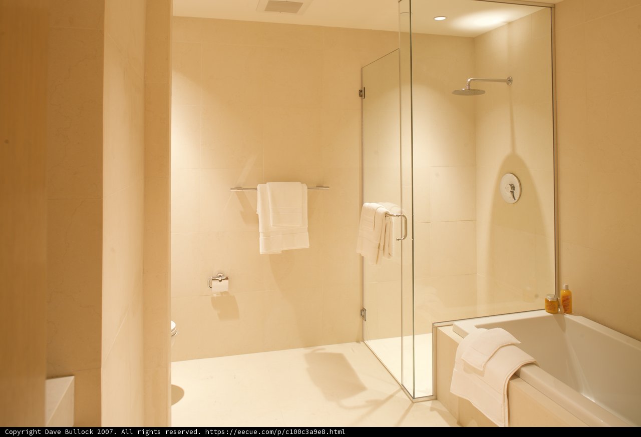 Clean and Modern Bathroom Oasis