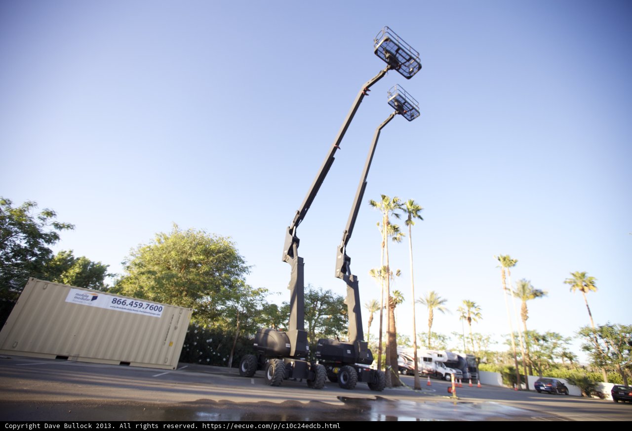 Heavy-duty lift truck with powerful light on top
