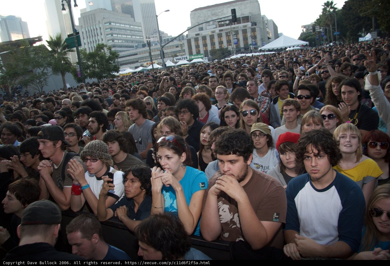 Crowding the Metropolis