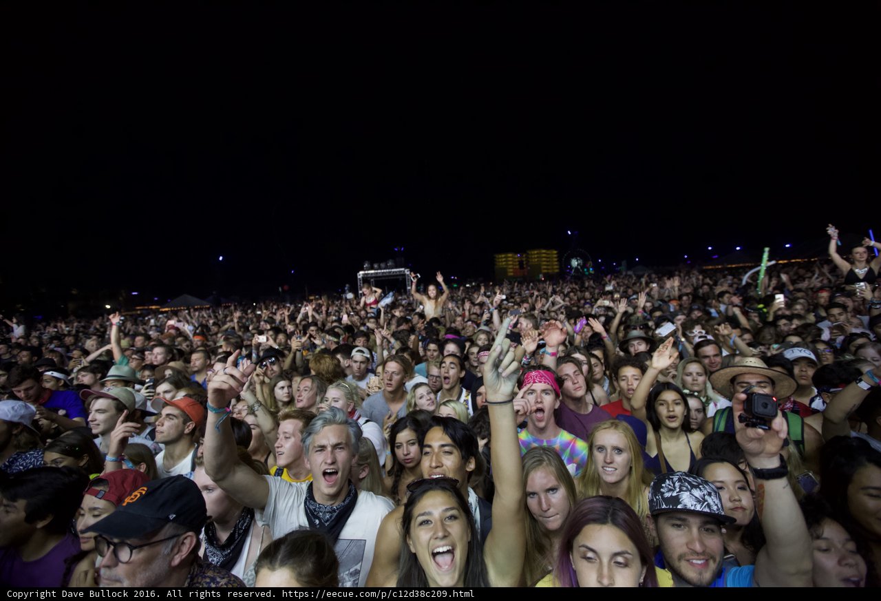 Crowd Goes Wild at Coachella 2016