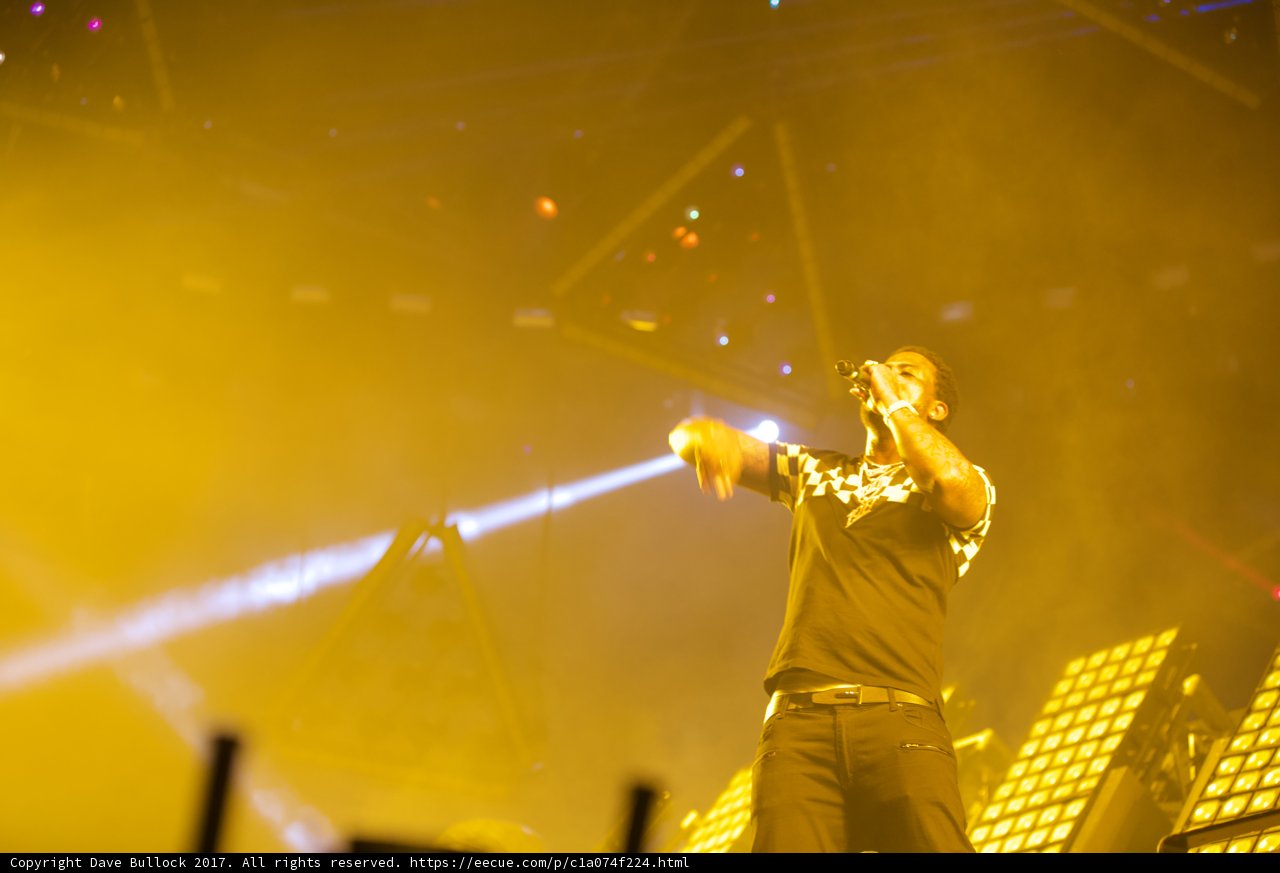 Solo Performance Under the Spotlight