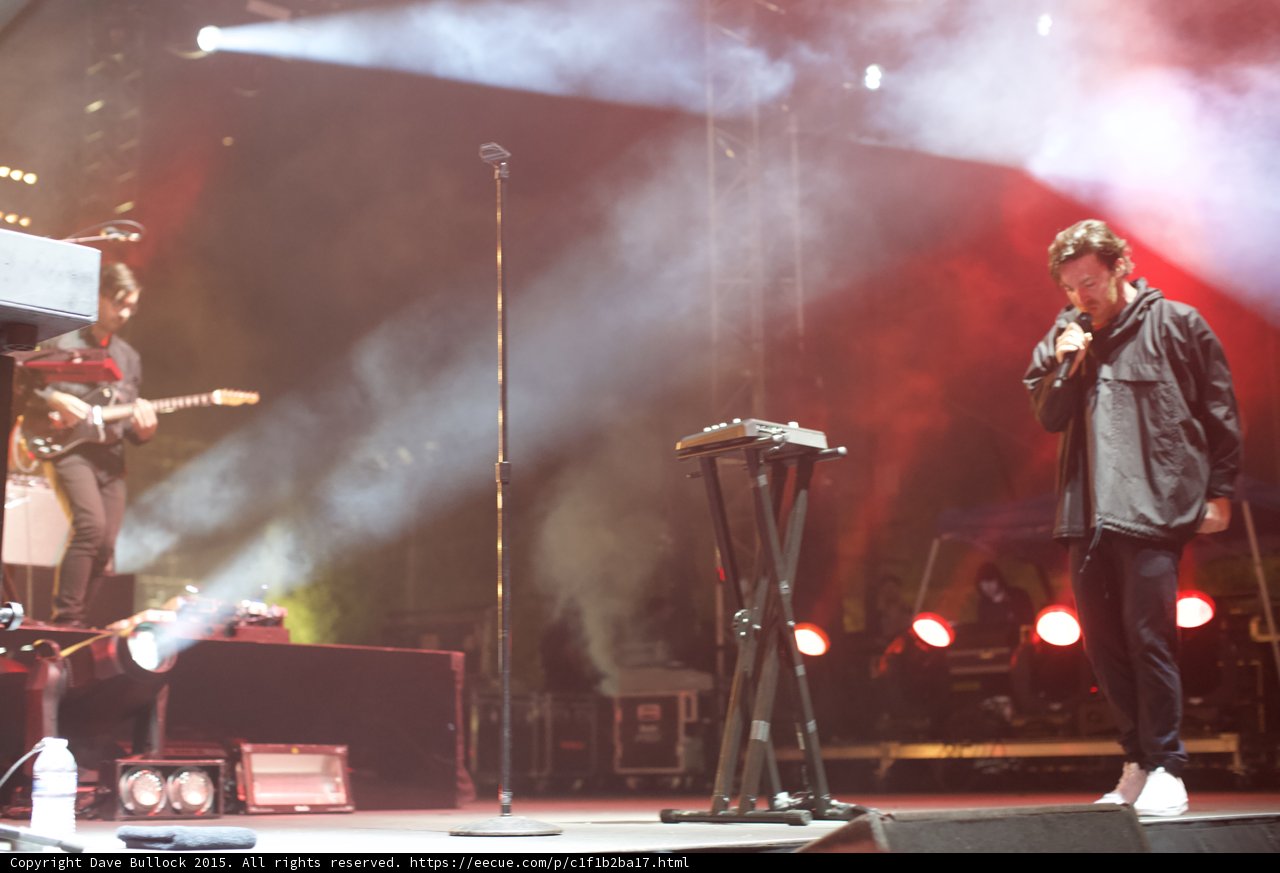 Singer Full Stage Red PAR