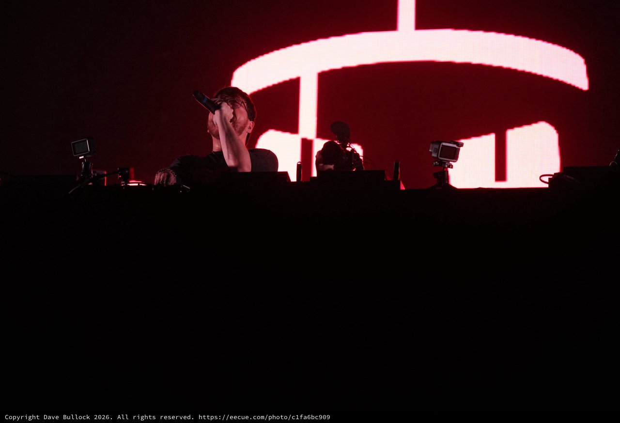 DJ Performs in Dramatic Red Light at Wobbleland