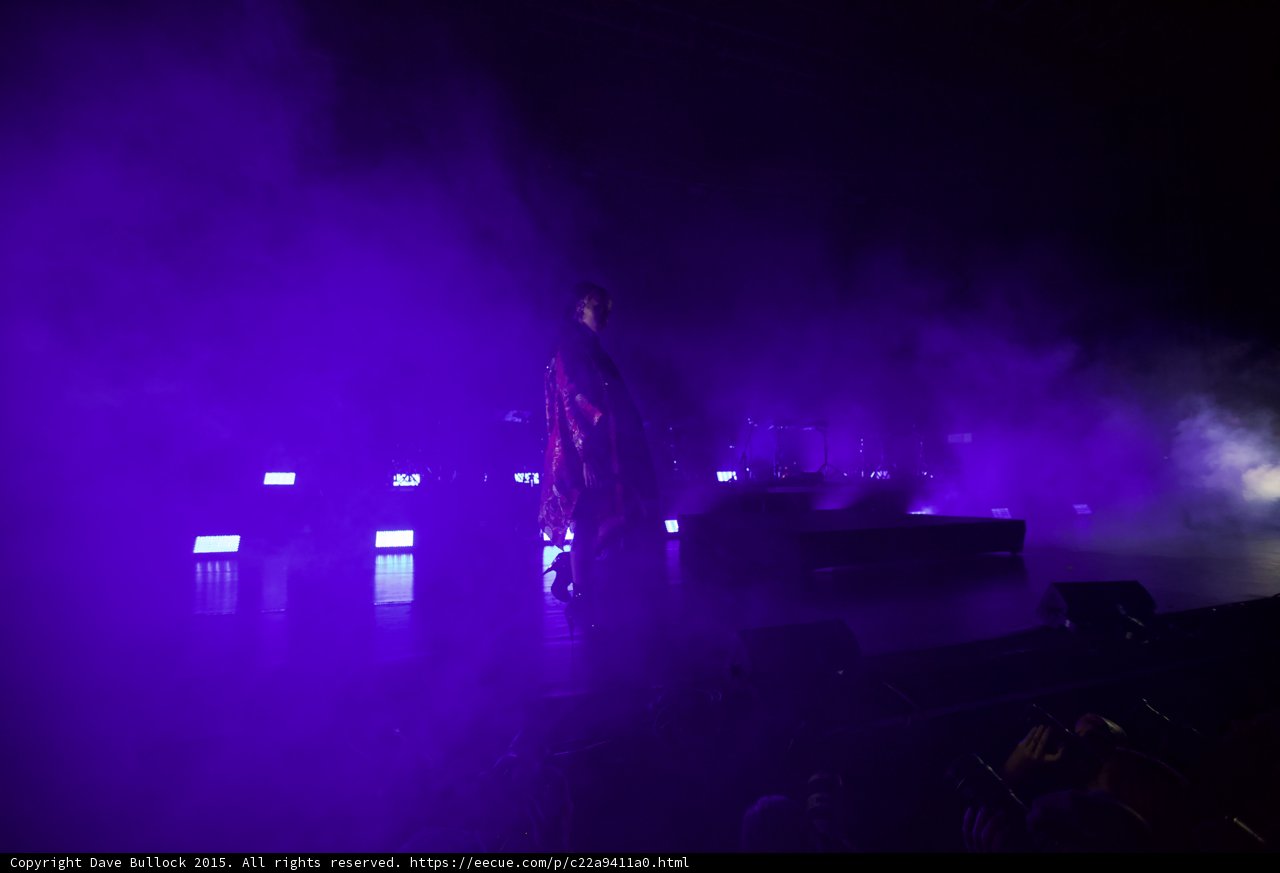 FKA twigs Wide Stage Purple Lighting Red Kimono LED Floor Lights Heavy Purple Haze Photo Pit