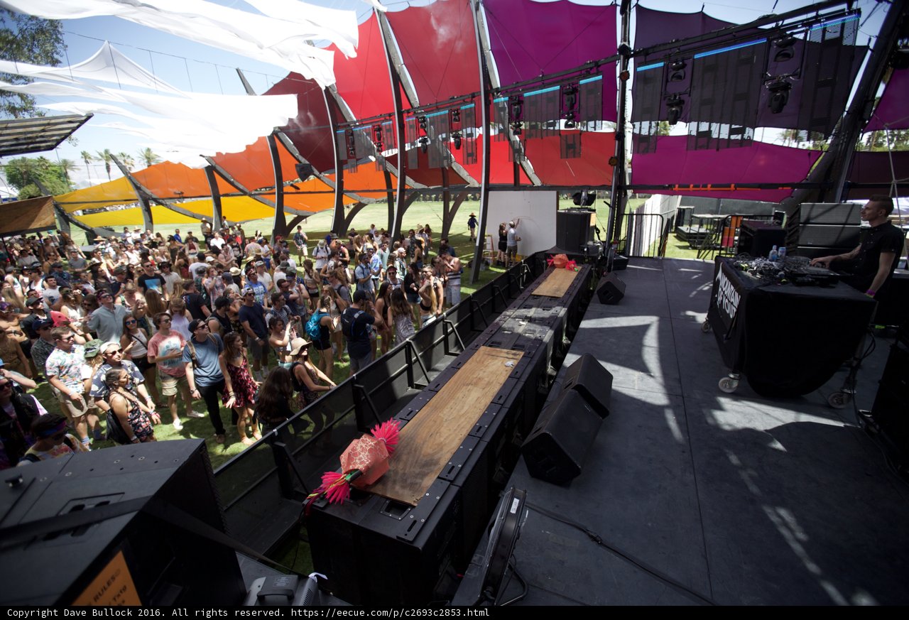 A Sea of Music Lovers at Coachella