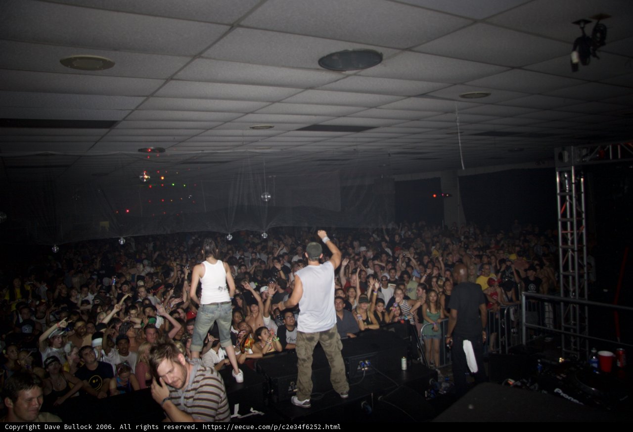 Jon Fratelli Rocks the Nightclub