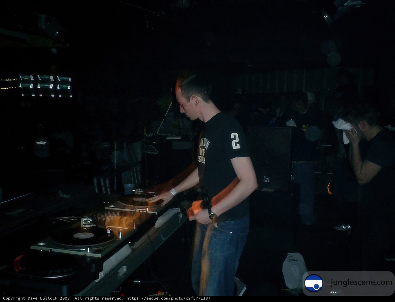 Nightclub Turntable Tunes