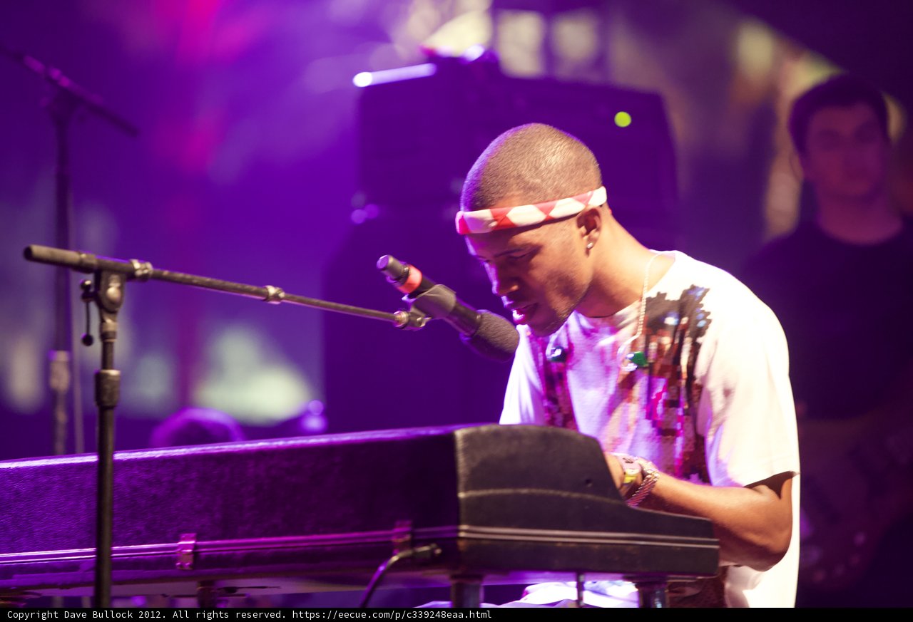 Frank Ocean Rocks the Keyboard at Coachella