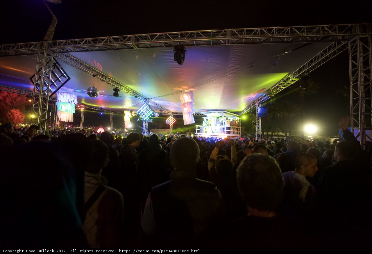 Jamming Under the Tent