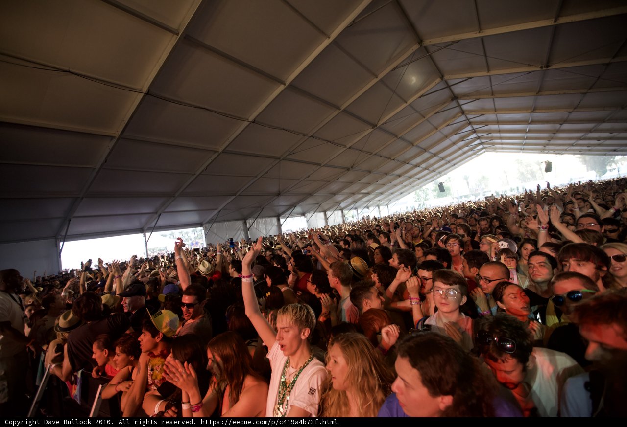 Jamming with the Crowd