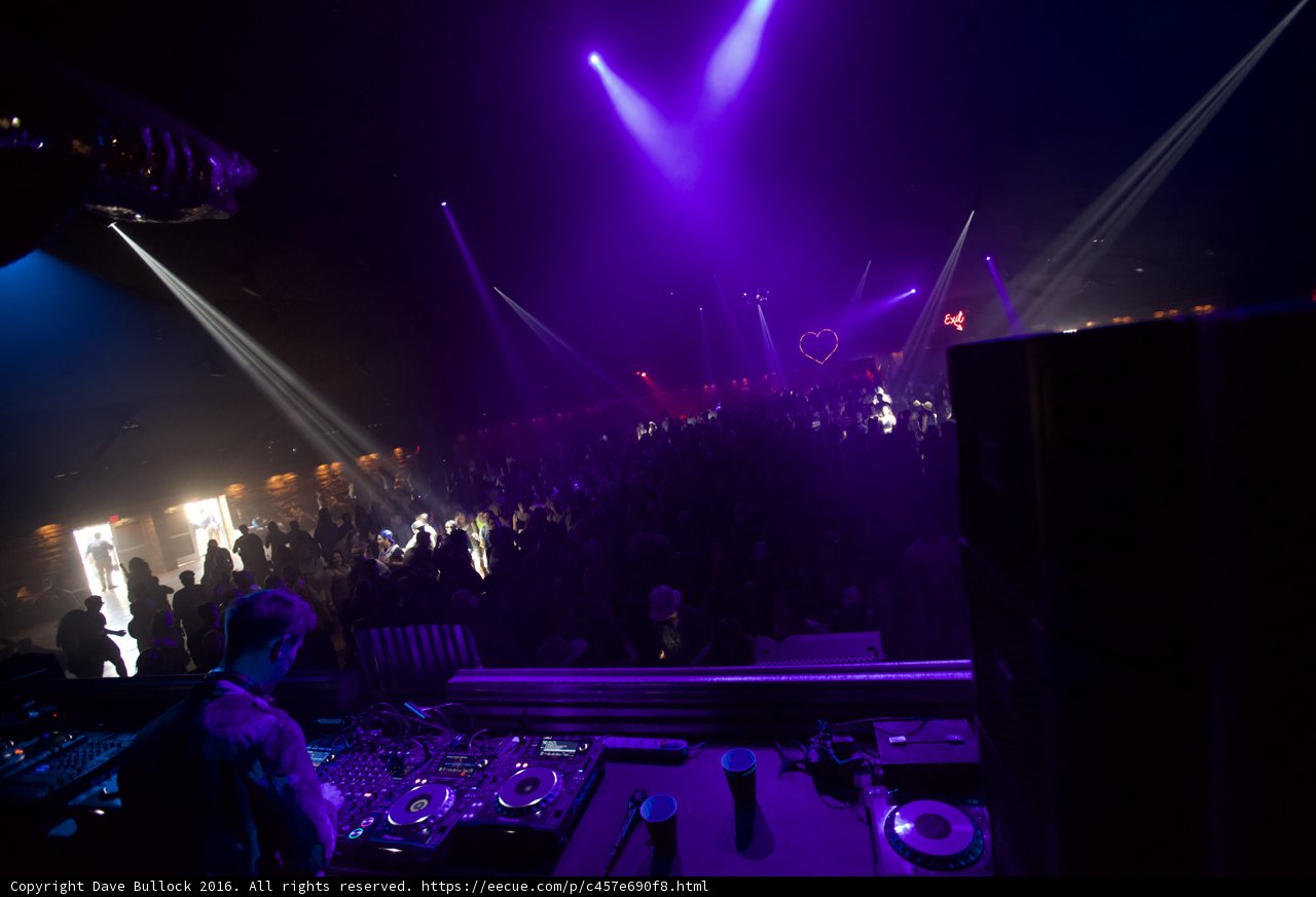 Grooving in the Dark