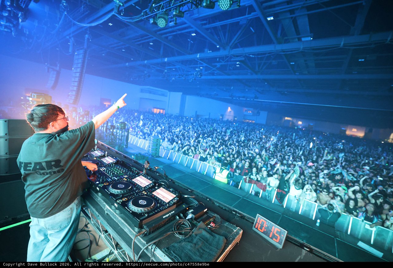 DJ Commands Massive Crowd at Wobbleland 2026