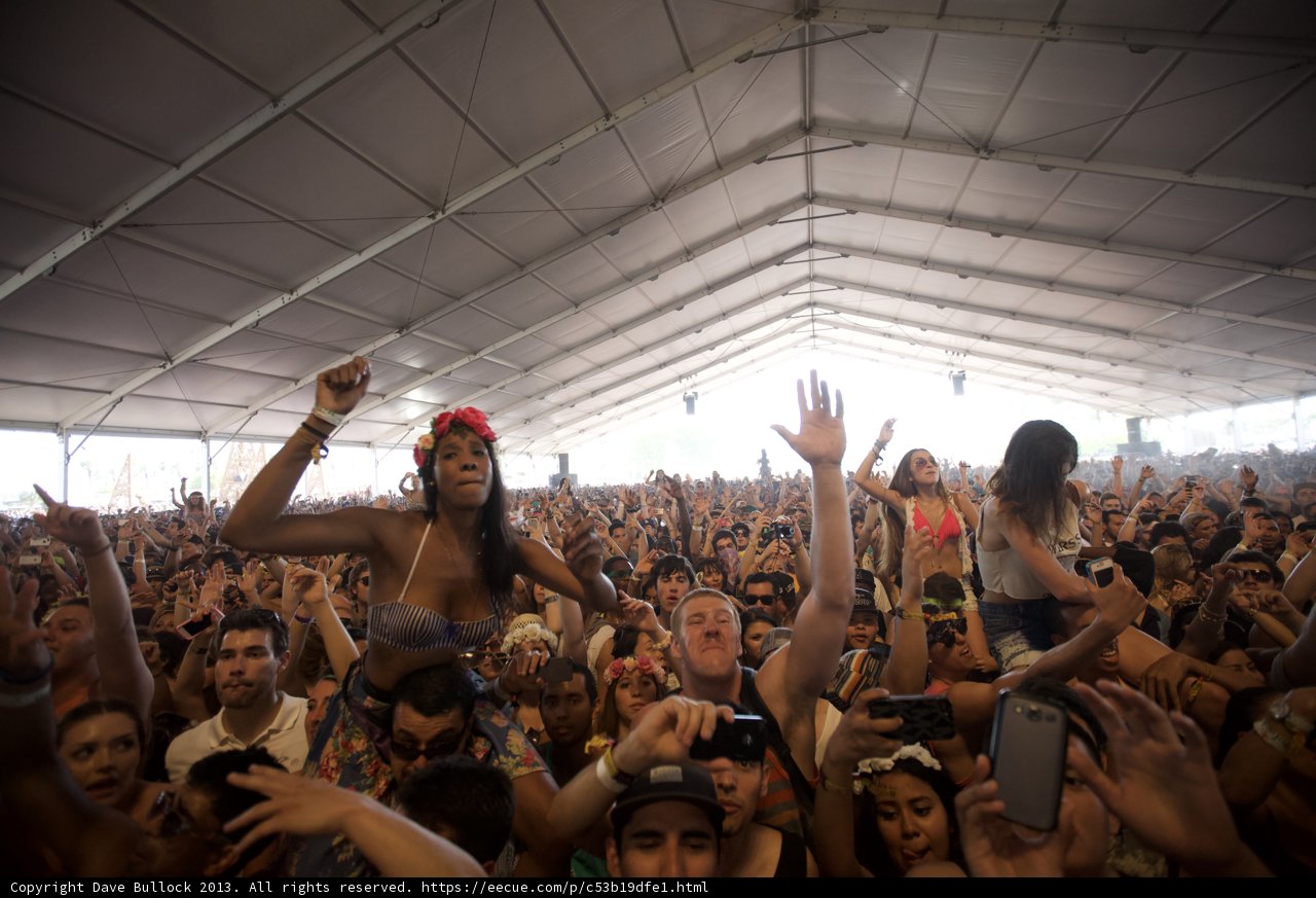 Hands Up, Music Lovers!