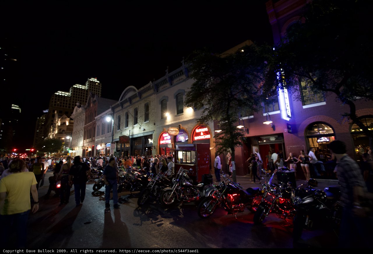 Nightlife in the Metropolis