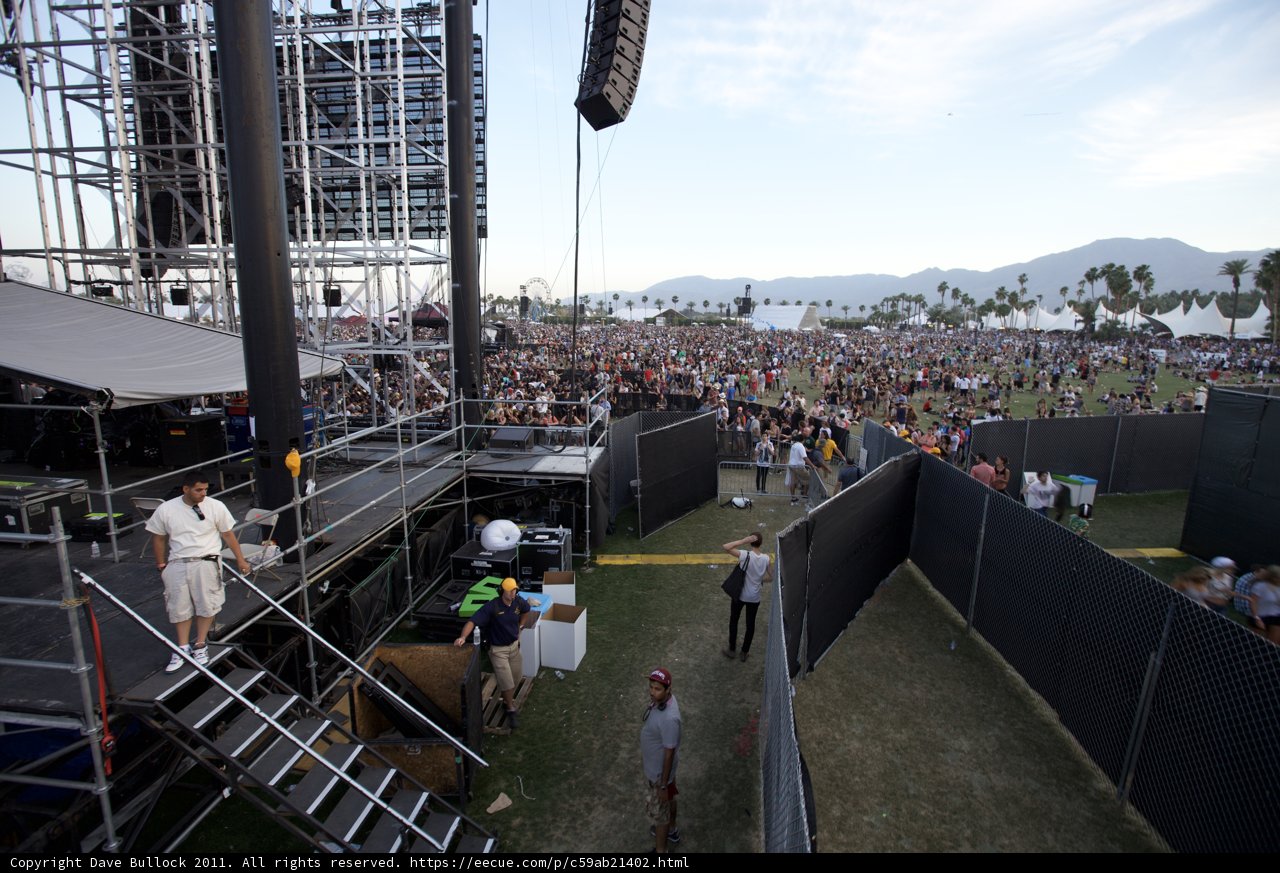 Coachella 2011 Crowd in Full Swing