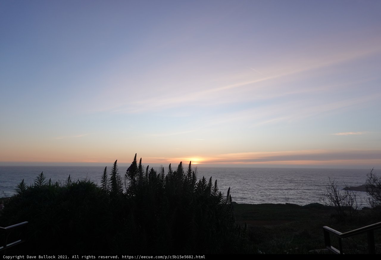 Hillside Sunset: The Beauty of Nature's Artistry