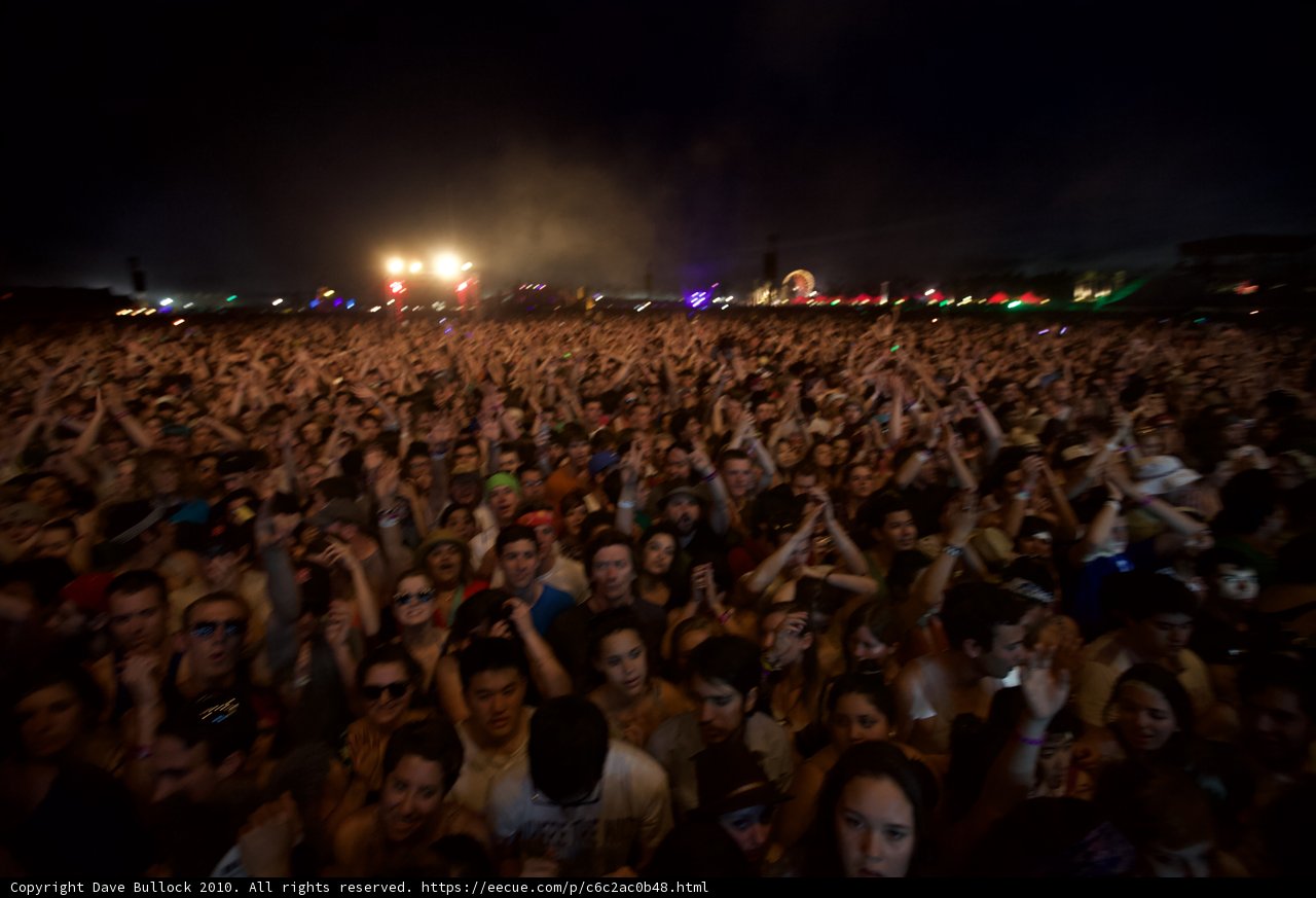 Coachella 2010: Saturday Night Concert Crowd