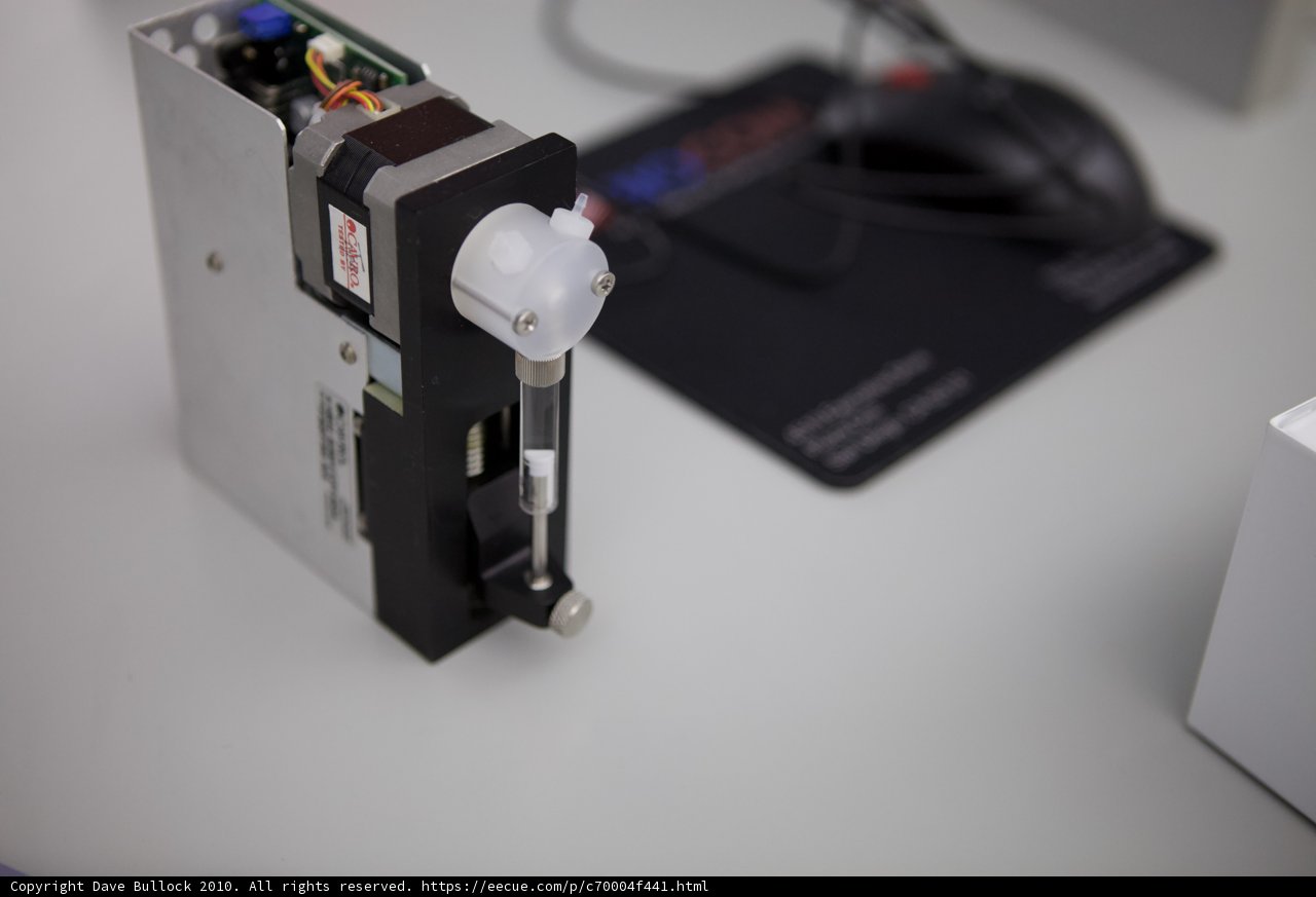 Electronic Device and Mouse on Desk