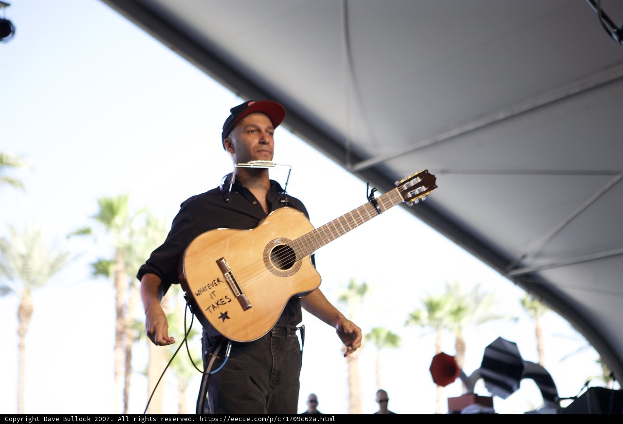 Tom Morello Rocks the Stage with his Guitar at Coachella 2007