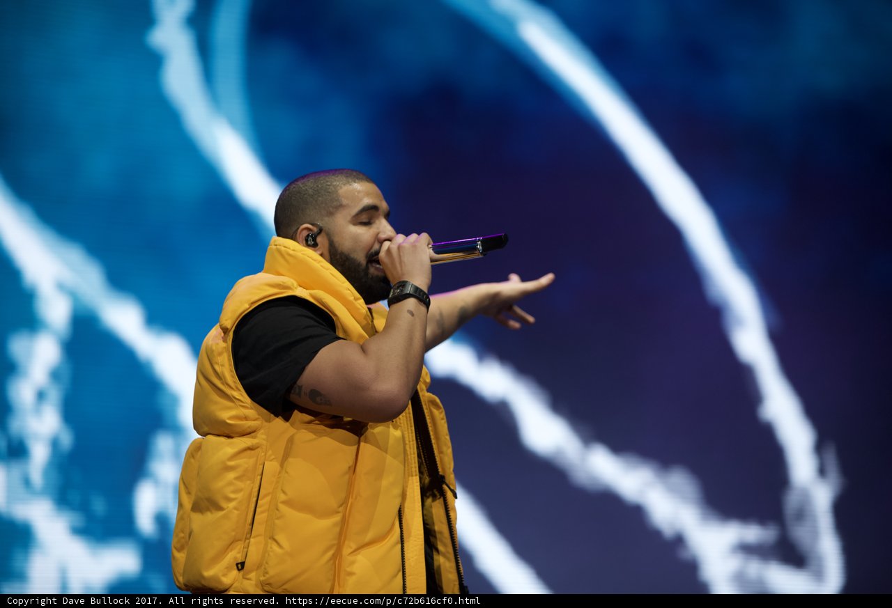 Drake Rocks the Crowd at Coachella 2017
