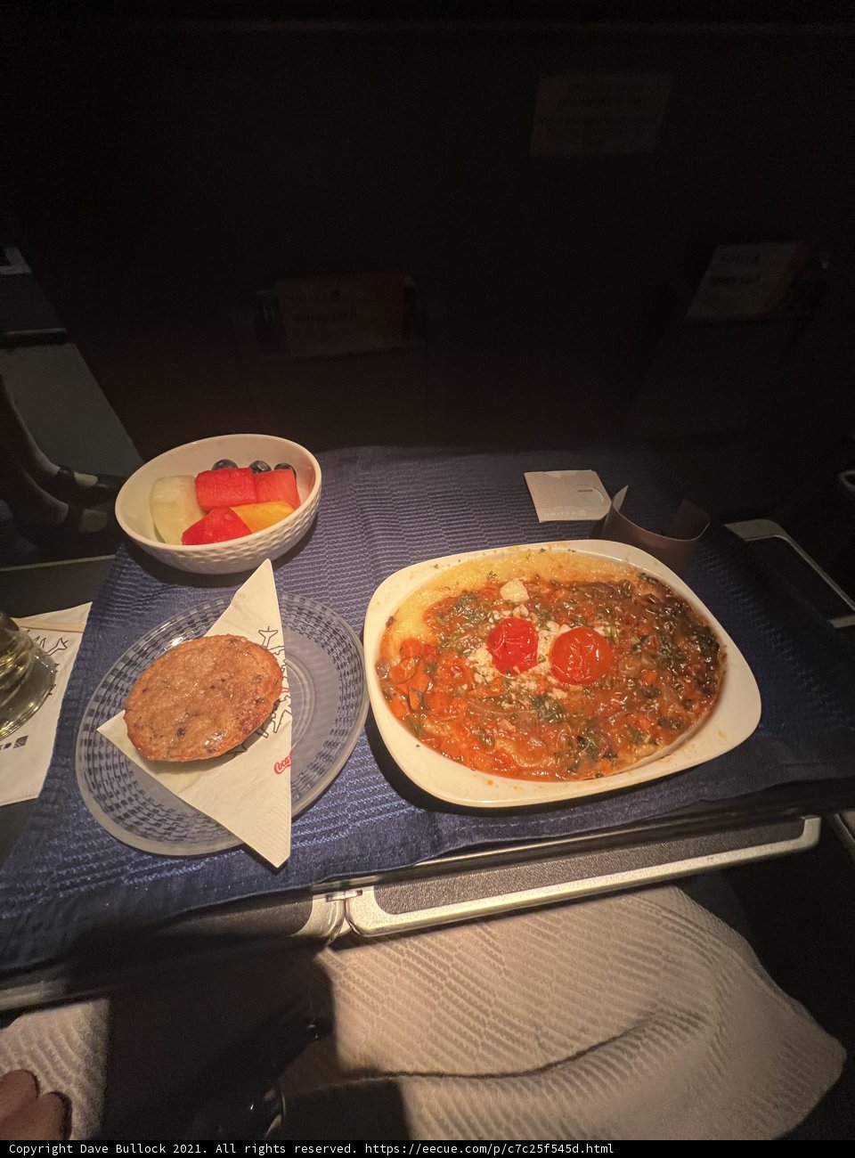 In-Flight Dining: Savoring Deliciousness at 30,000 Feet