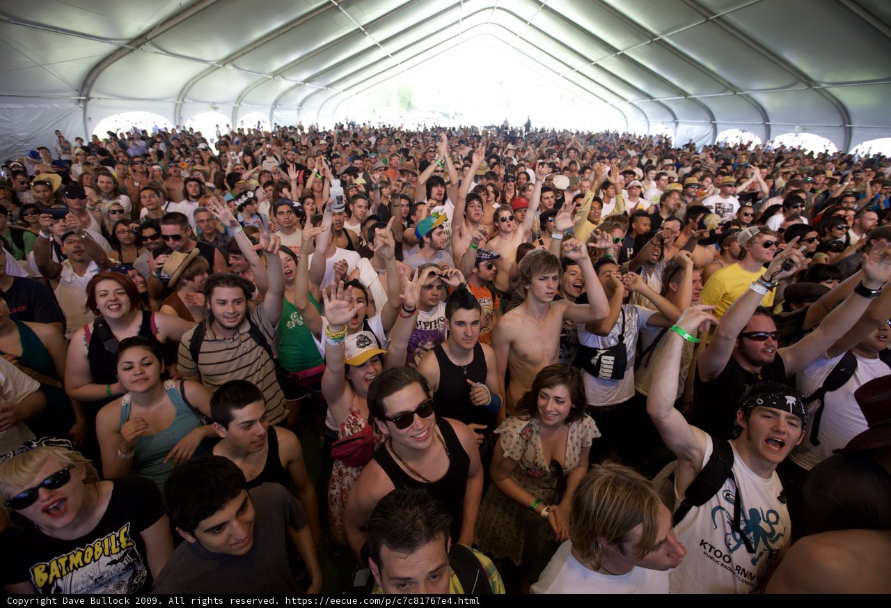 Jamming with the Crowd